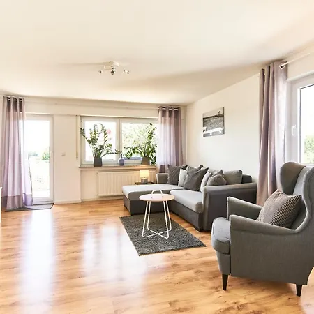 Hasenheide - Mit 3 Schlafzimmern Und Balkon Mit Landschaftsblick Apartment